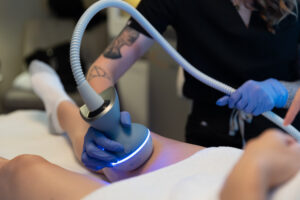 A provider performs Body Shaping in Denver